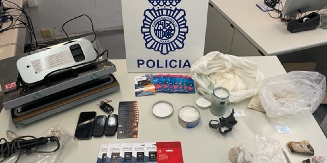 Detienen en Marbella a un hombre con 1,5 kilos de MDMA ocultos en botes de productos de belleza