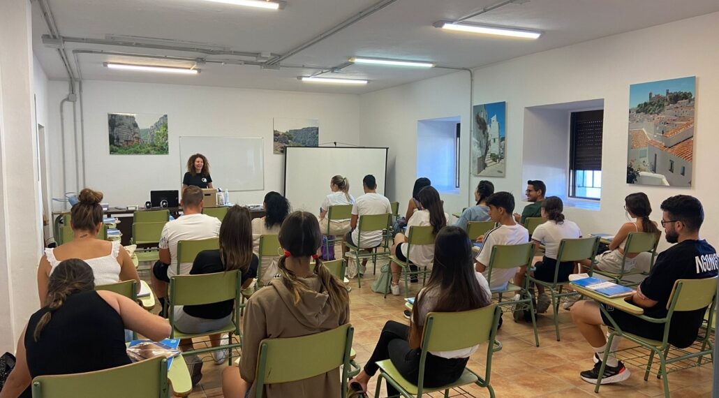 Gran acogida del curso intensivo organizado por el Ayuntamiento de Casares para obtener el B1