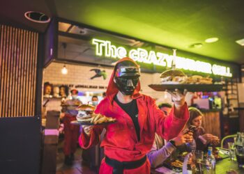 Una hamburguesería de Málaga publica en la carta el sueldo de sus trabajadores