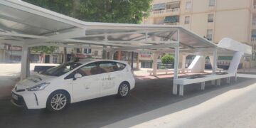 La parada de taxis de Sabinillas ya está operativa
