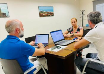 La Q de Calidad inspecciona las playas de Casares