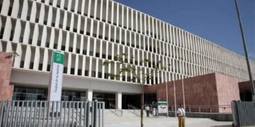 Juzgan al acusado de dar 64 puñaladas a su exmujer e intentar matar a su hijo en Fuengirola