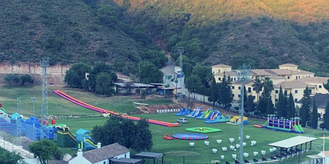 Fiesta de hinchables de agua en Benahavís