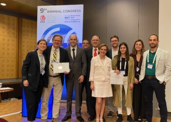 Una cirujana del Hospital Costa del Sol recibe el premio a la Mejor Comunicación Oral
