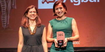 Hidralia galardonada en los Premios DEC 2022 por su programa de experiencia de cliente ‘Contigo’