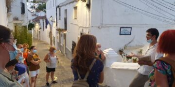 Vuelve el programa de Rutas con Historia realizadas por el casco histórico de Casares