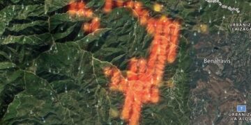 Dos focos y esperanza en el cambio de viento: así evoluciona el incendio forestal