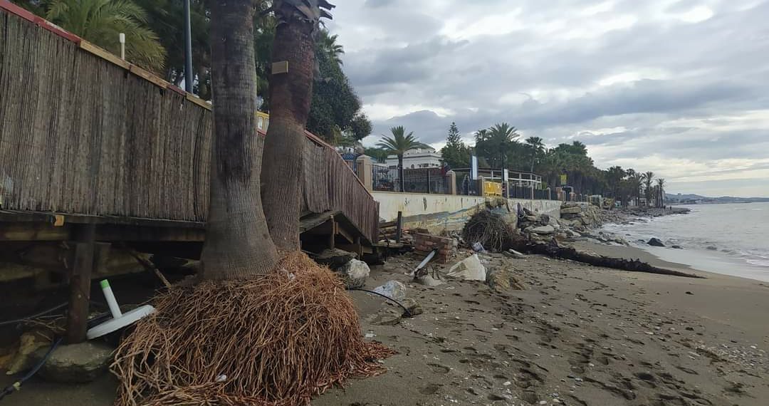 Gobierno y Ayuntamiento de Marbella se enzarzan sobre el futuro del paseo marítimo