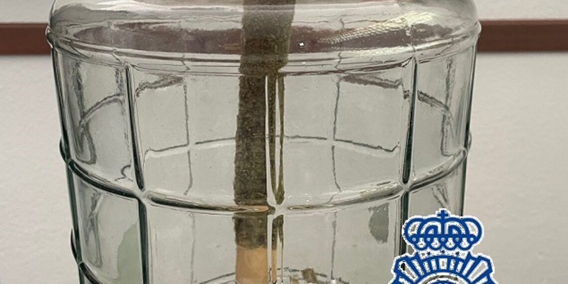 Porros tamaño XL a 1.000 euros: así vendían en un coffee shop de San Pedro