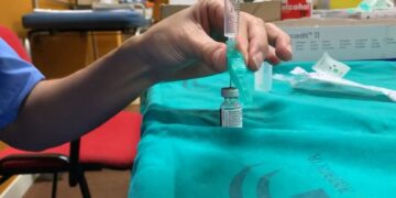 Investigadores evalúan la inmunidad tras la tercera dosis de la vacuna del COVID a mayores de 65 años