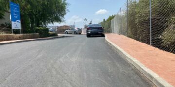 Una pantalla de pilotes de 12 metros de profundidad refuerza la estabilidad de la calle Los Limones en Secadero