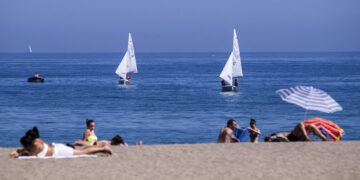 Los lectores de AZ, a favor de la tasa turística en la Costa del Sol