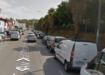 Un conductor se desvanece conduciendo y fallece tras chocar contra otro vehículo en Marbella