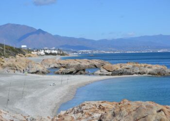 Estas son las mejores playas de Manilva para disfrutar en verano