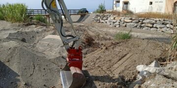 Comienzan los trabajos para la instalación del puente peatonal definitivo de Arroyo Parrilla