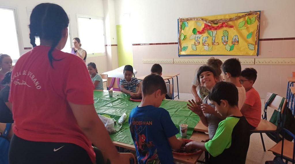 Un total de 62 estudiantes se benefician del programa de Becas Formativas del Ayuntamiento de Casares