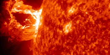 La NASA alerta de una tormenta solar que golpeará a la Tierra hoy martes: Estos son los efectos