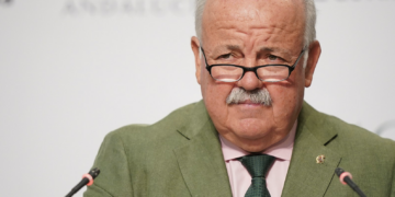 Jesús Aguirre, consejero de salud: «Estamos en pandemia, no podemos relajarnos»