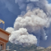 Desalojados 2.300 vecinos por el incendio forestal de Mijas