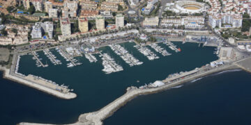 La Junta licita la construcción de nuevos cuartos de armadores en el puerto de Estepona