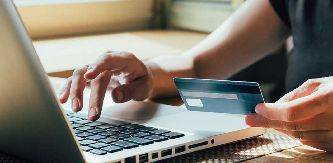 La Policía advierte del aumento de casos de estafas masivas a clientes de bancos en Málaga