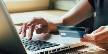 La Policía advierte del aumento de casos de estafas masivas a clientes de bancos en Málaga