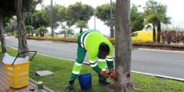 IU Estepona solicita que se dote a los operarios municipales de ropa fresca y se limiten los horarios ante la ola de calor