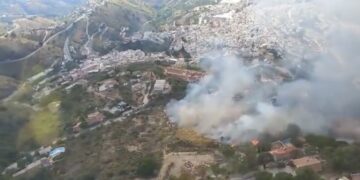 Declarado un incendio forestal en Cómpeta, Málaga