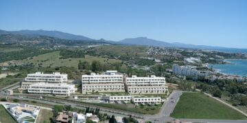 AEDAS Homes sigue con su expansión en la Costa del Sol con el lanzamiento de Azure en Estepona