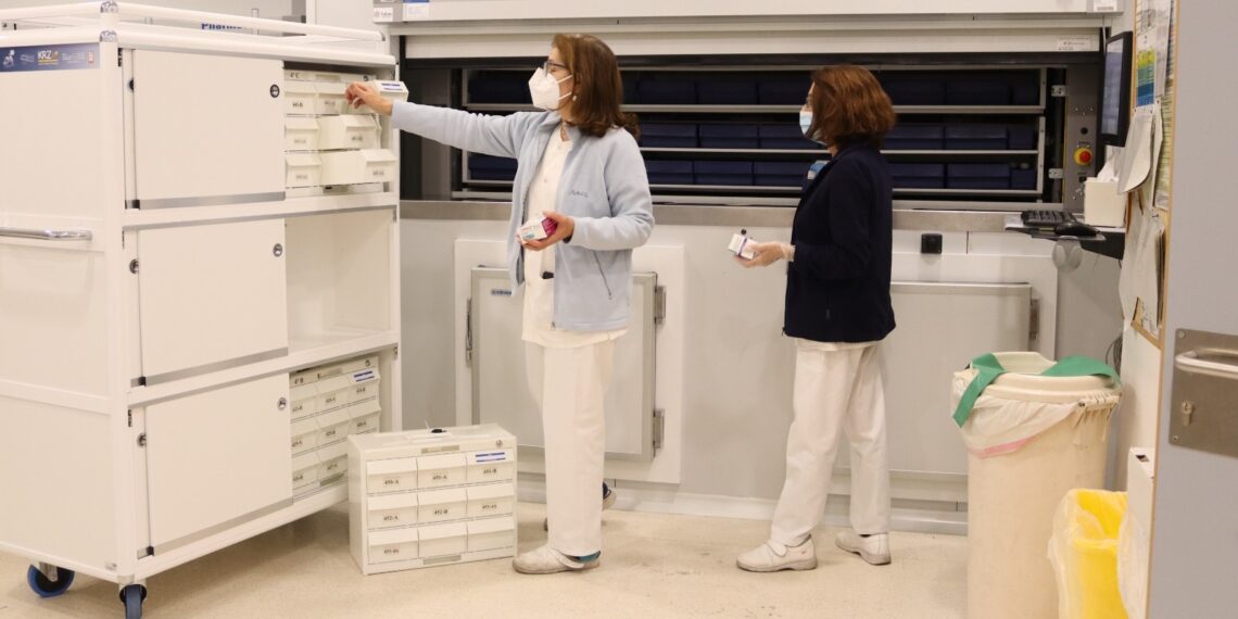 El SAS modernizará las unidades de Farmacia de 18 hospitales con una inversión de 5,5 millones