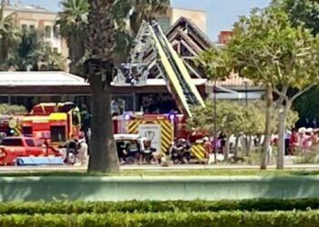 Denuncian el uso de varios vehículos de extinción durante la boda de un bombero