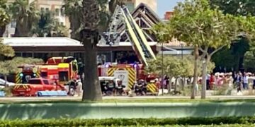 Denuncian el uso de varios vehículos de extinción durante la boda de un bombero
