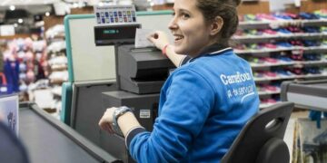 Carrefour contrata a 1.560 personas para la campaña de verano en Andalucía