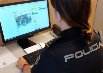 Tres detenidos en Málaga de una red internacional que defraudó más de 3 millones mediante ciberestafas