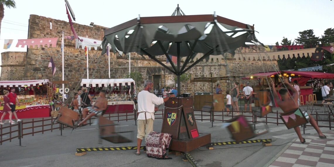 El Mercado Medieval del Castillo de la Duquesa continúará abierto hasta mañana