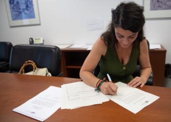 Olona dejará este viernes su escaño en el Congreso tras tramitar su alta como diputada en el Parlamento andaluz