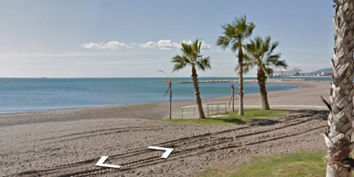 Muere un bañista en la Playa de la Caleta de Málaga
