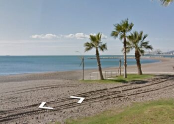 Muere un bañista en la Playa de la Caleta de Málaga