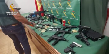 Dos hermanos detenidos por tráfico de armas en Málaga