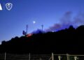 Bomberos intervienen en un pequeño incendio en las inmediaciones de la AP-7 en Estepona