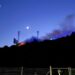 Bomberos intervienen en un pequeño incendio en las inmediaciones de la AP-7 en Estepona