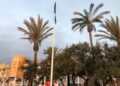 El Ayuntamiento de Manilva vuelve a colocar la Bandera Azul tras ser robada dos veces
