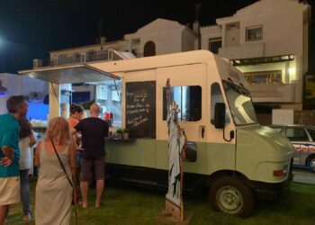 Manilva vive hoy la última jornada del Food Truck Festival