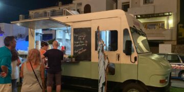 Manilva vive hoy la última jornada del Food Truck Festival
