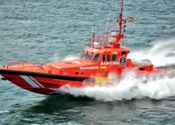 Hallan en el mar el cuerpo sin vida de una persona en Vélez-Málaga