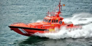 Hallan en el mar el cuerpo sin vida de una persona en Vélez-Málaga