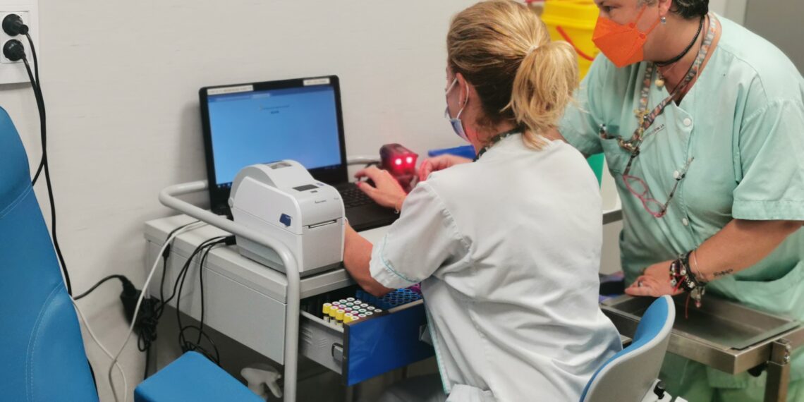 El Hospital Costa del Sol renueva el área de extracciones tras un proyecto de escucha activa