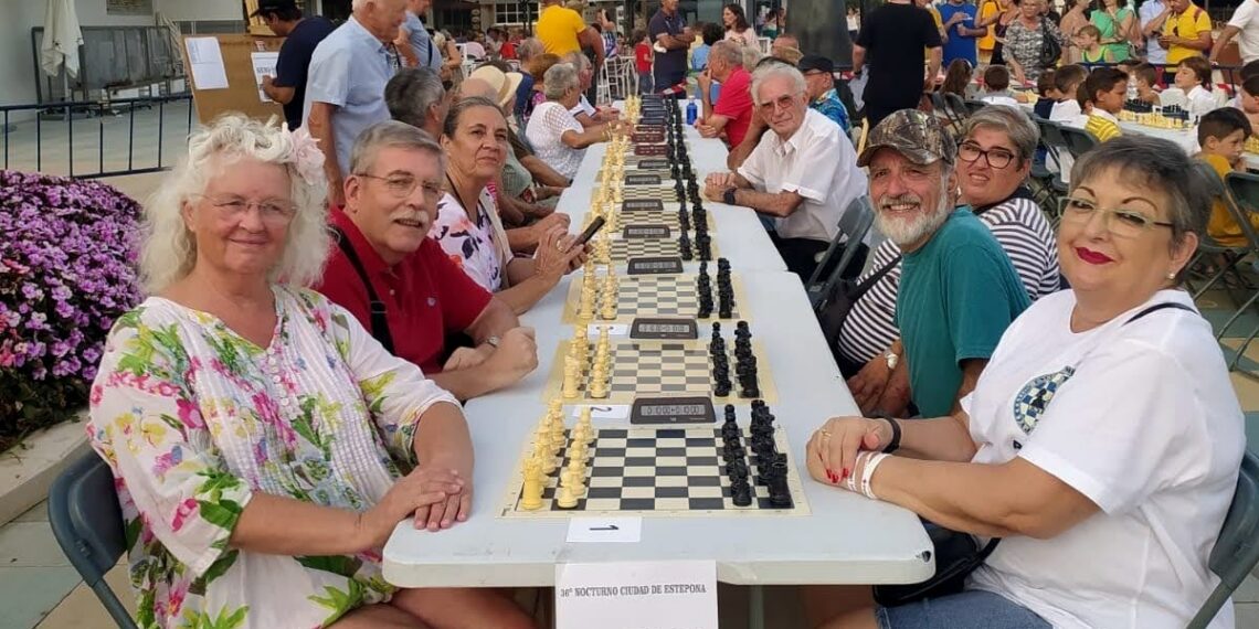 Un total de 210 ajedrecistas aficionados participan en el XXXVI Nocturno de Ajedrez ‘Ciudad de Estepona 2022’