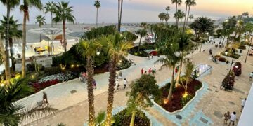 Concluye la primera fase del bulevar peatonal que abre la ciudad de Estepona al mar