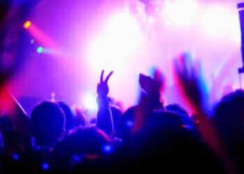 Andalucía pondrá en marcha un protocolo conjunto ante los pinchazos a mujeres en zonas de ocio y pide denunciar